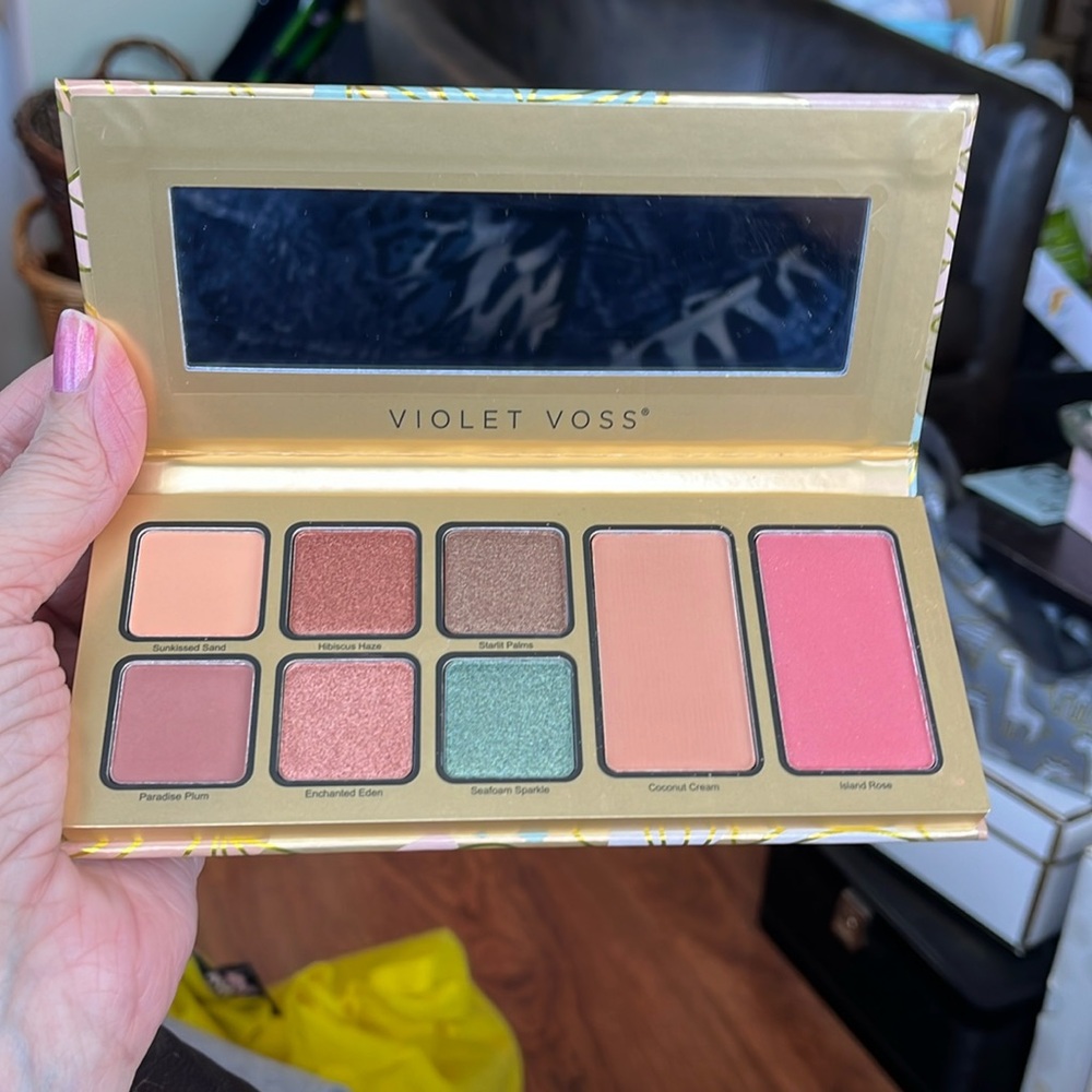 Violet Voss pretty in paradise palette